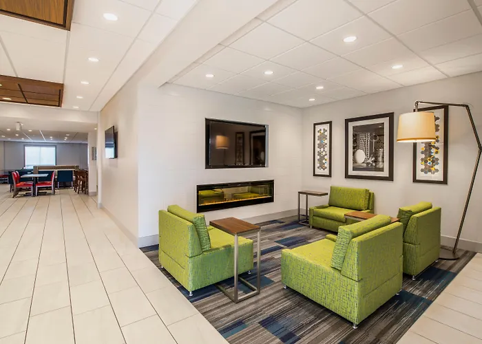 Holiday Inn Express Airdrie By Ihg