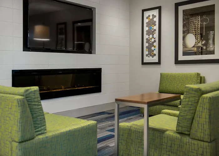 Holiday Inn Express Airdrie By Ihg