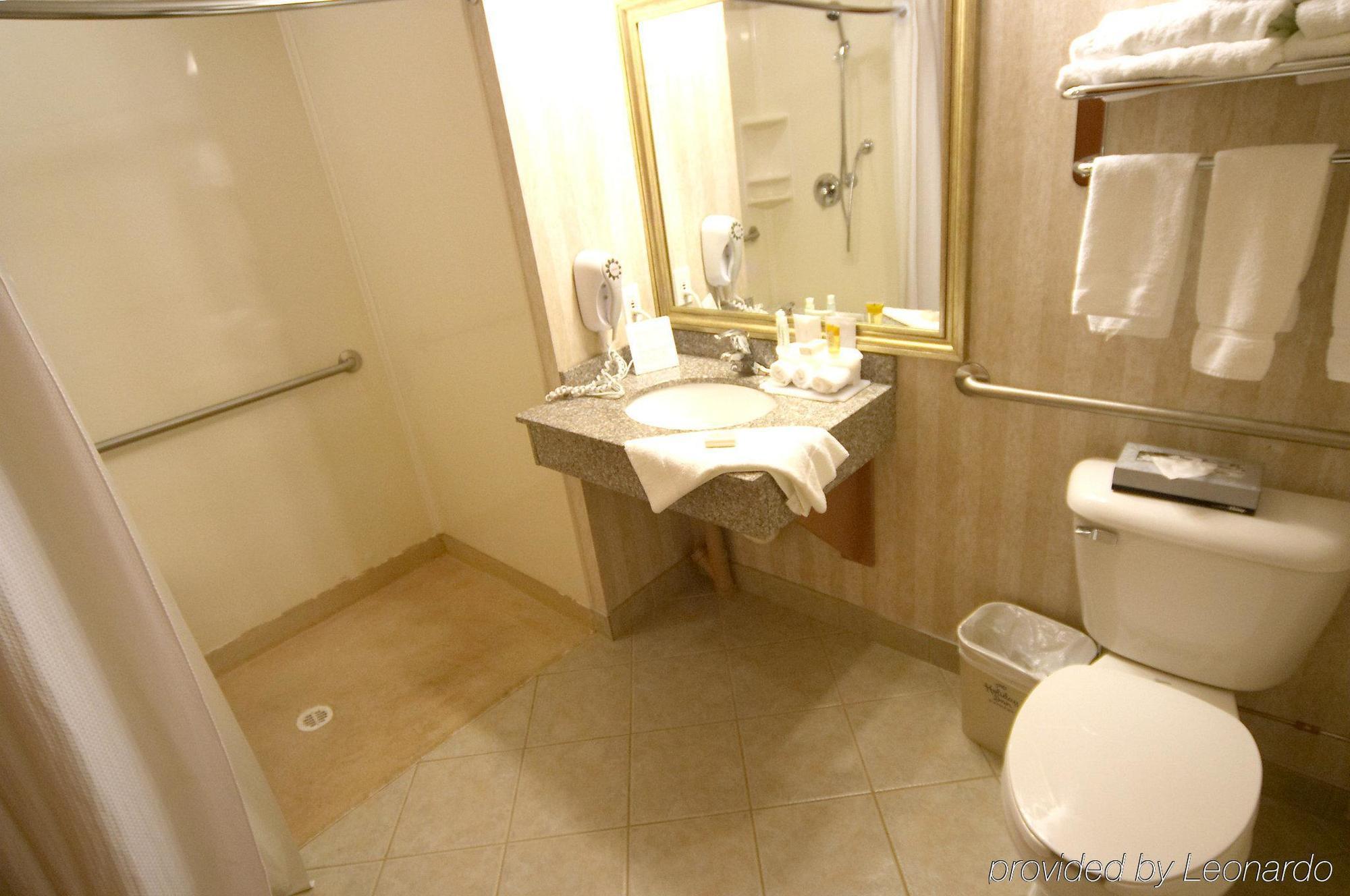 Express By Ihg 3* Airdrie