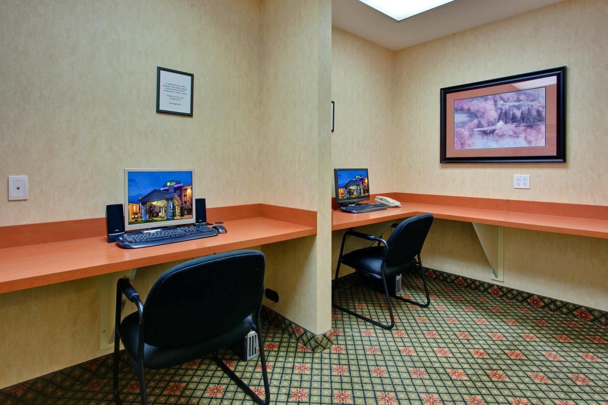 Express By Ihg 3* Airdrie