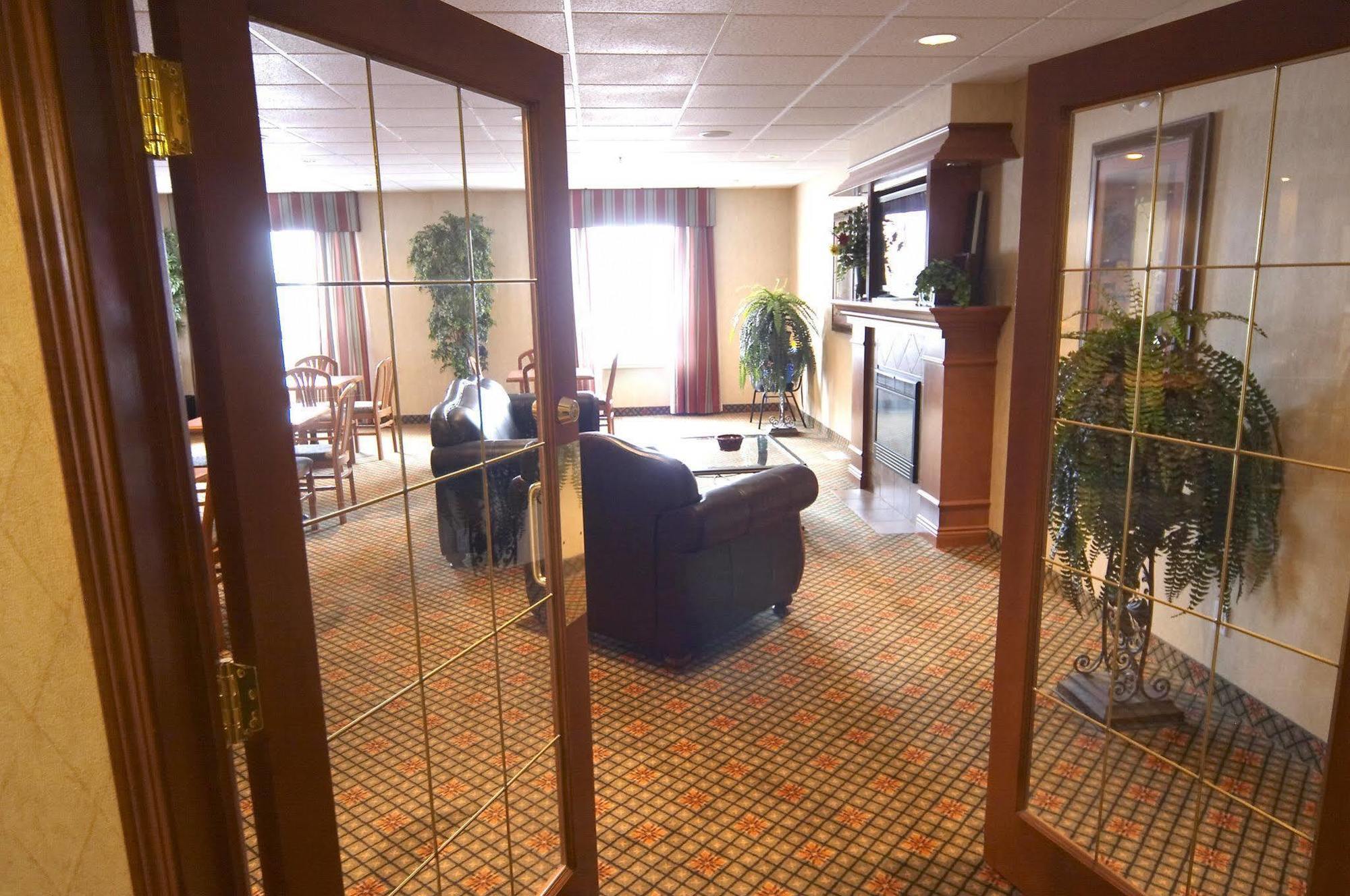 Express By Ihg 3* Airdrie